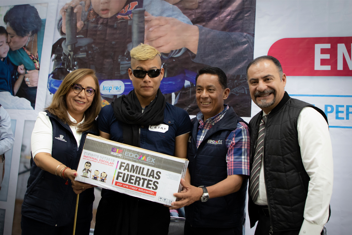 Boletín 94.-DIF Estado de México entrega, en Chalco, 287 apoyos funcionales para personas con discapacidad 