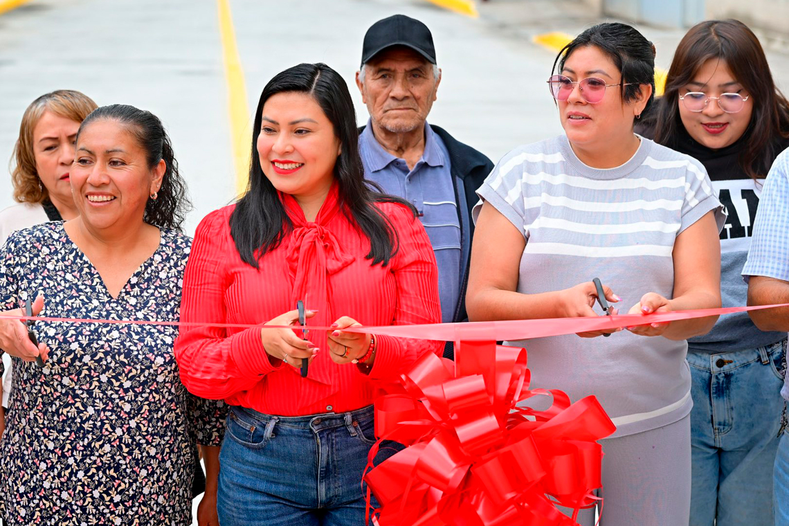 Boletín 071.- Abigail Sánchez entrega pavimentación en Barrio La Conchita