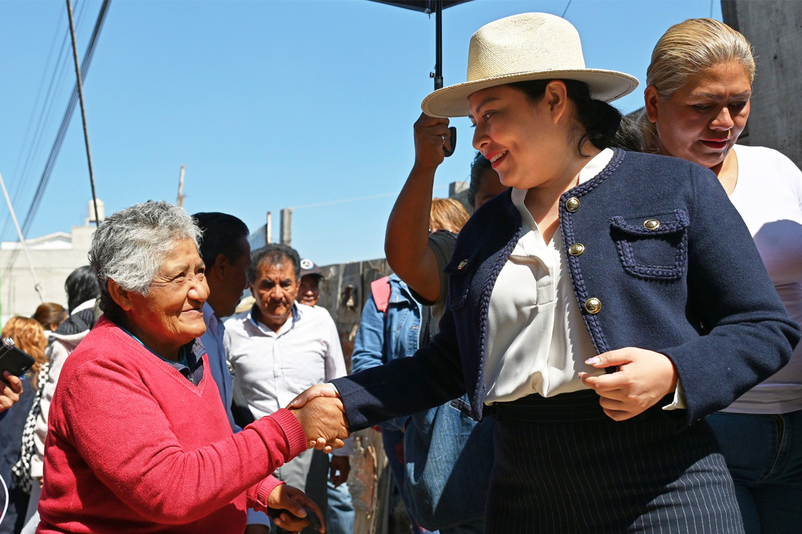 Boletín 104.- Abigail Sánchez entrega pavimentación en Tezompa